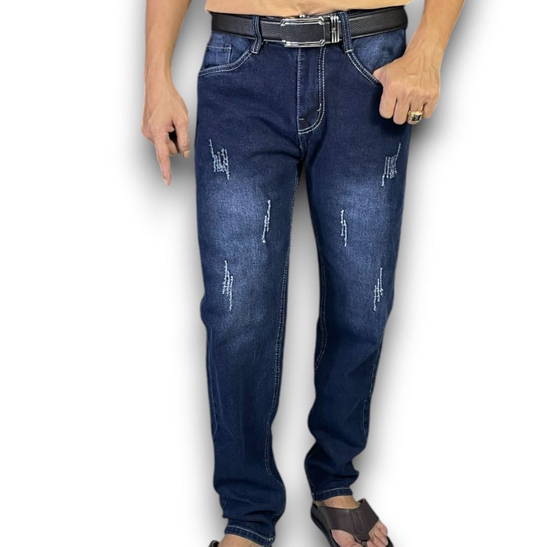 Quần jean nam dài co giãn xanh đậm cào là lựa chọn hoàn hảo cho những chàng trai yêu thích phong cách trẻ trung, năng động.