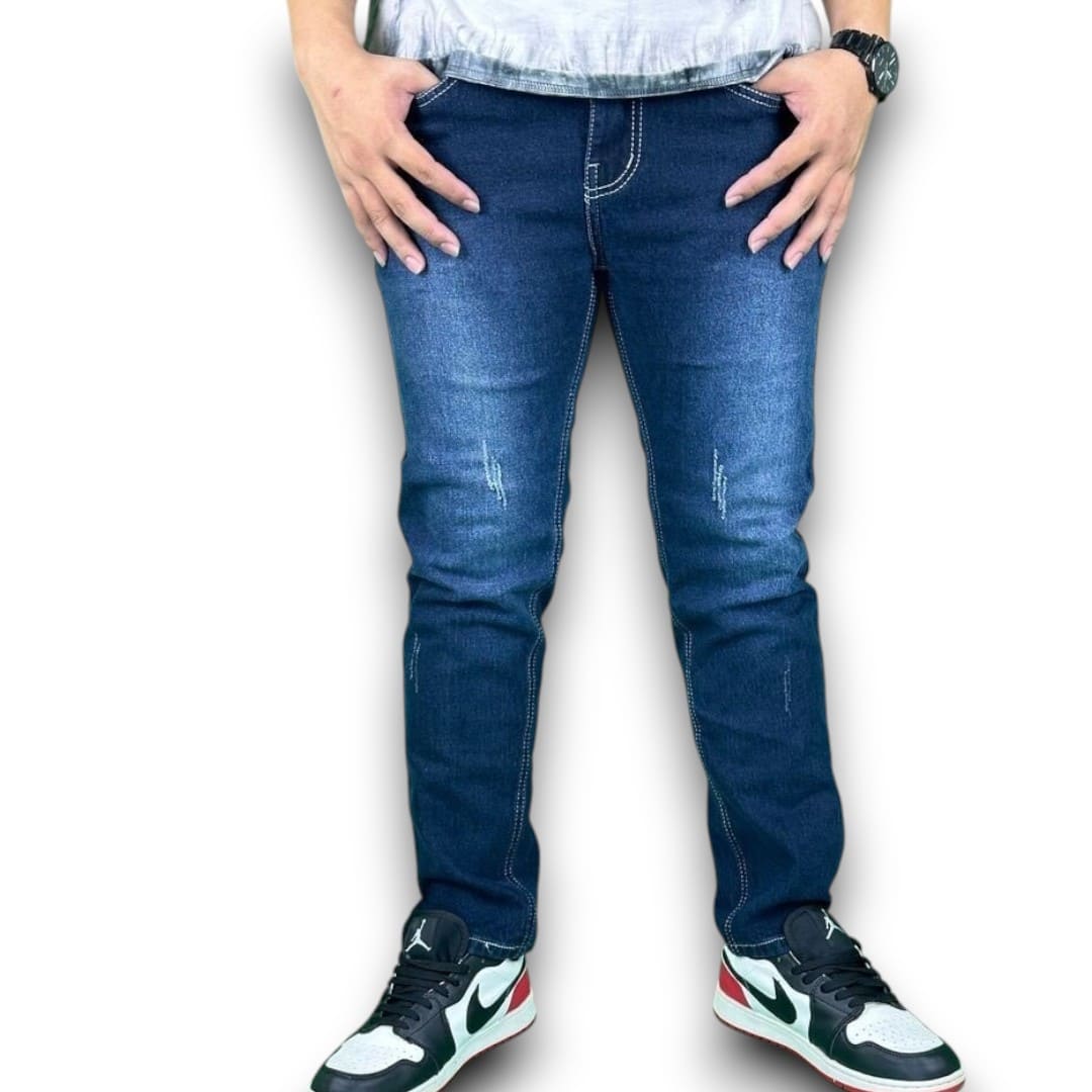 Quần jean nam dài co giãn xanh đen là lựa chọn hoàn hảo cho những chàng trai yêu thích phong cách trẻ trung, năng động.