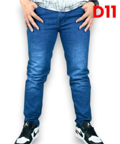 Quần jean nam dài co giãn xanh đậm trơn là lựa chọn hoàn hảo cho những chàng trai yêu thích phong cách trẻ trung, năng động.